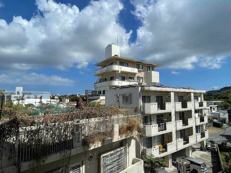 1K Apartment for Rent in Urasoe, Okinawa with Free Internet - Thumbnail 3