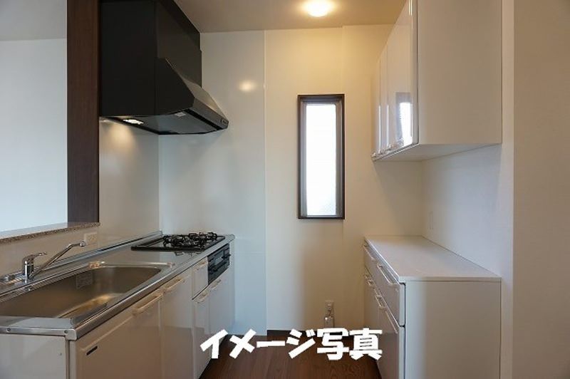 New 2026 1LDK Apartment for Rent in Tomigusuku, Okinawa - Thumbnail 4