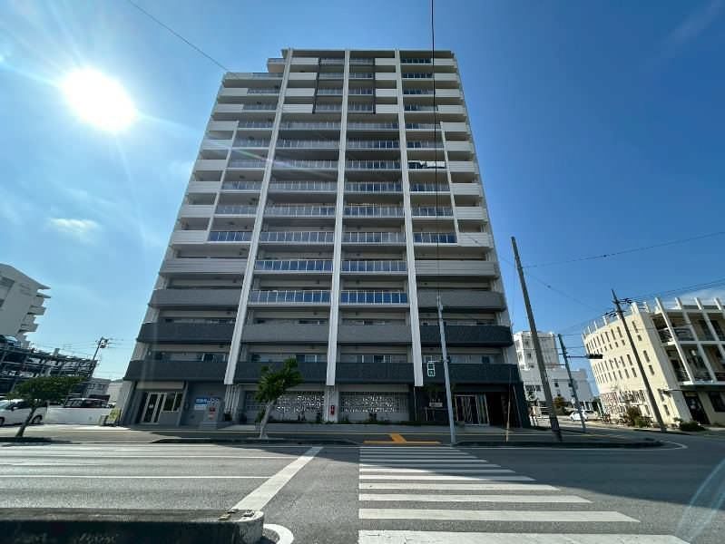 Le Grandi East Beach SEA & PARK Ocean View Apartment in Yonabaru - Thumbnail 3
