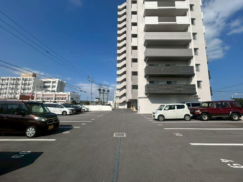 Le Grandi East Beach SEA & PARK Ocean View Apartment in Yonabaru - Thumbnail 4