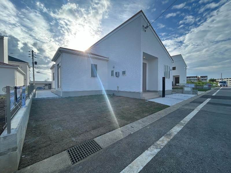 New 2025 3LDK Wooden House for Sale in Yomitan Village, Okinawa - Thumbnail 3