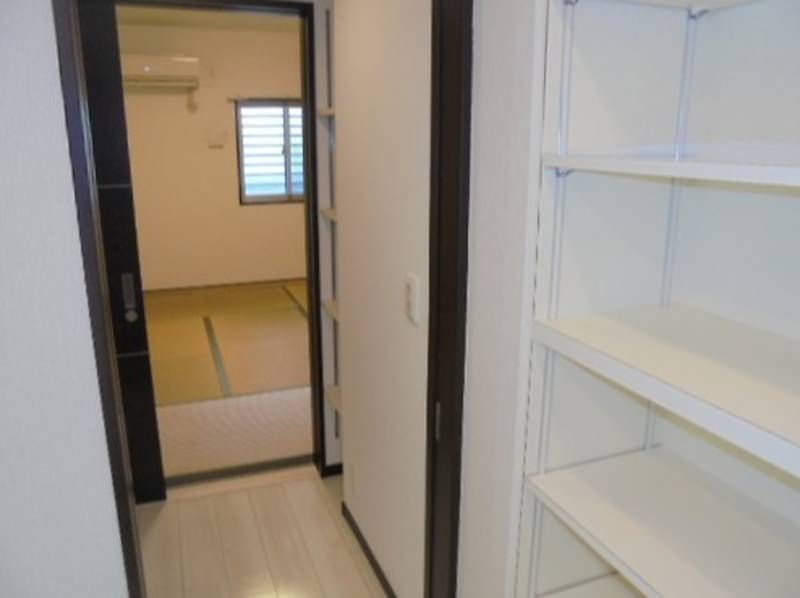 3LDK Apartment for Rent in Naha, Okinawa - Near Asato Station - Thumbnail 4