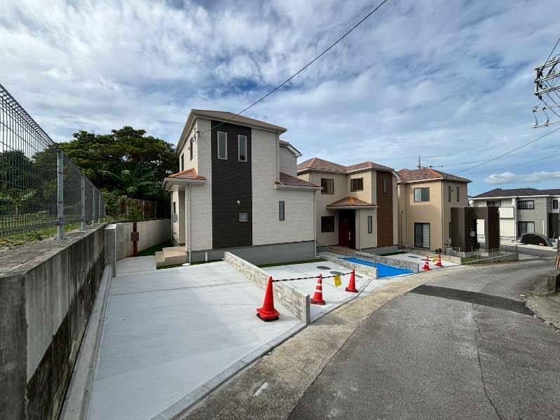 New 4LDK House with Garden in Uruma, Okinawa | 2025 Build - Thumbnail 4