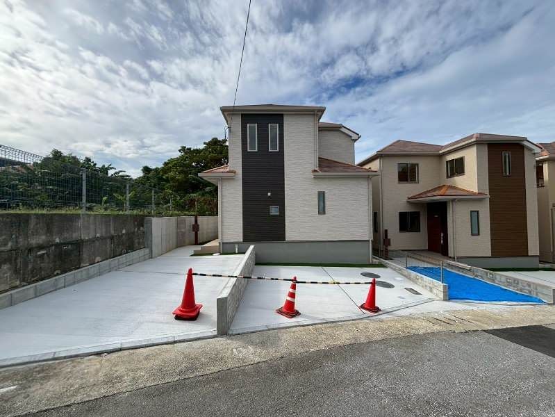 New 4LDK House with Garden in Uruma, Okinawa | 2025 Build - Thumbnail 3