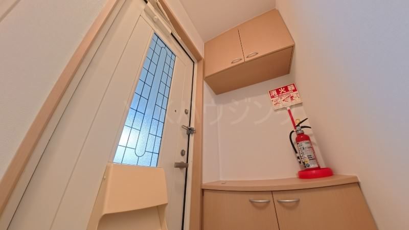 2DK Apartment for Rent near Omoromachi Station, Naha - Thumbnail 3