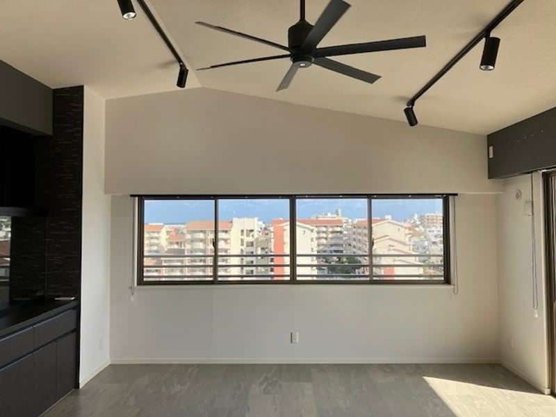 Renovated 2LDK Apartment with Ocean View Near Akamine Station, Naha - Thumbnail 3