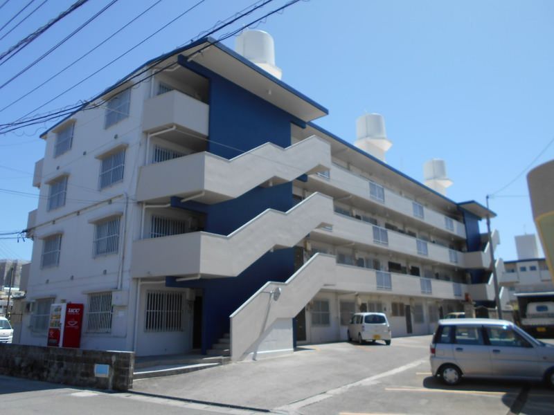 3DK Apartment for Rent in Yomitan Village, Okinawa with Free Internet - Thumbnail 2