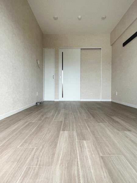E SANTERRACE Misato 1K Apartment for Rent in Okinawa City - Main Image