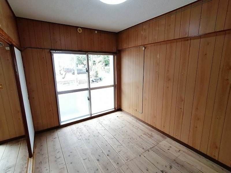 2DK Apartment for Rent in Itoman, Okinawa - 35,000 Yen - Thumbnail 2