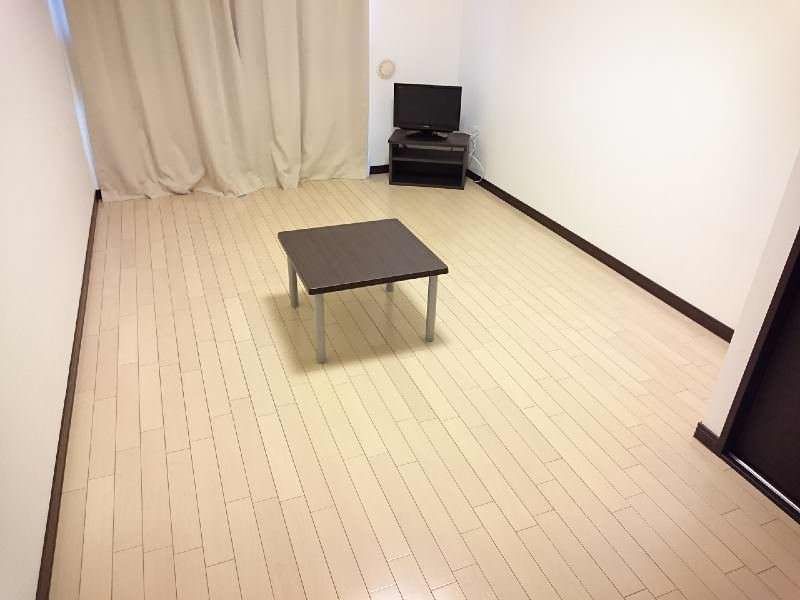 1K Apartment for Rent in Naha, Okinawa - Leopalace Hillside Matsuo II - Thumbnail 3