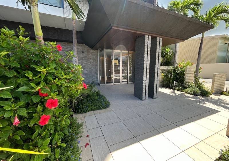 Comfort Ginowan Oceanfront 2LDK Condo with Sea Views for Sale - Thumbnail 2