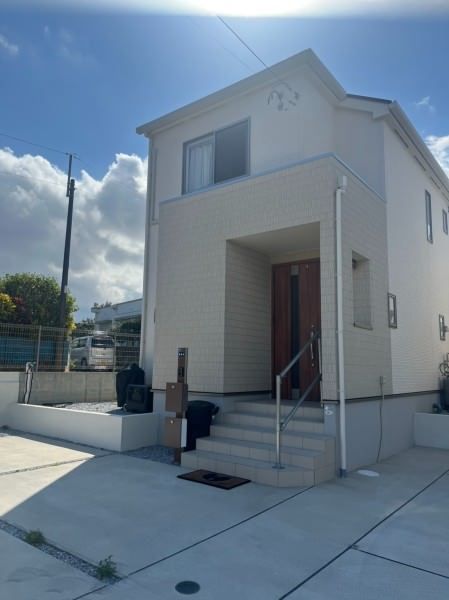2022-Built 4LDK House for Sale in Okinawa City with Rental Income - Thumbnail 2