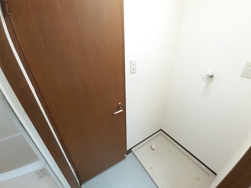 Gold Castle II 1R Apartment for Rent in Naha, Okinawa - Thumbnail 3