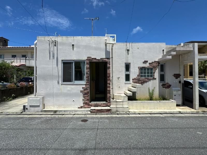2LDK Pet-Friendly House for Rent in Chatan, Okinawa Near Araha Beach - Thumbnail 2