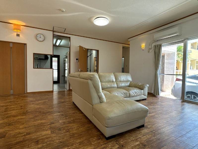 2LDK Pet-Friendly House for Rent in Chatan, Okinawa Near Araha Beach - Thumbnail 4