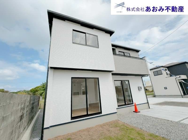 New 4LDK House with Garden in Uruma City, Okinawa - Thumbnail 3