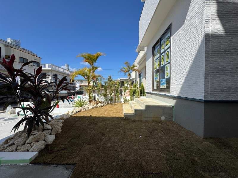 New 4LDK Wooden House in Yomitan Village, Okinawa - Thumbnail 3