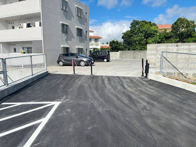 Rental Parking Space with Garage Certificate in Ginowan, Okinawa - Thumbnail 4