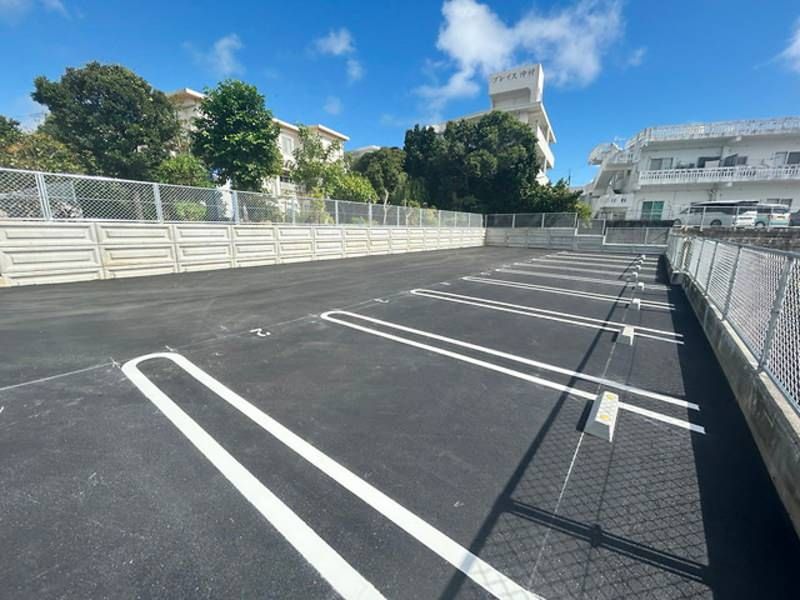 Rental Parking Space with Garage Certificate in Ginowan, Okinawa - Thumbnail 2