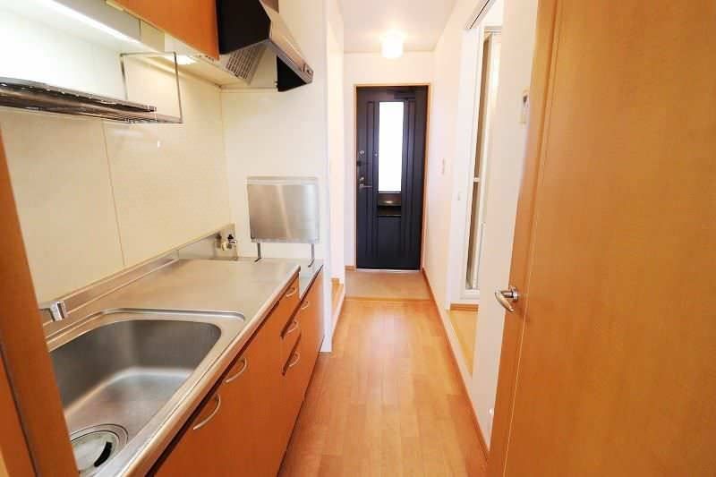 1K Apartment for Rent in Akamichi, Uruma City, Okinawa - Thumbnail 4