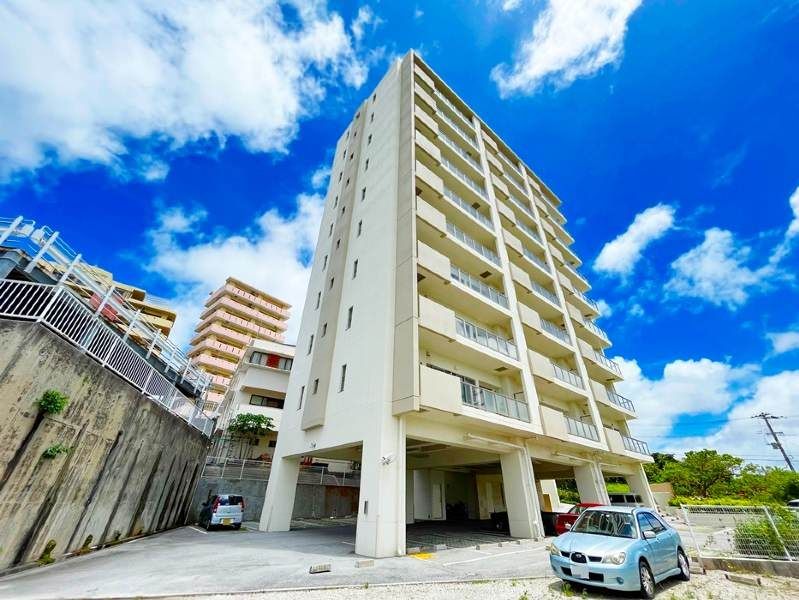 Ocean View 3LDK Apartment for Sale in Okinawa City - Thumbnail 2