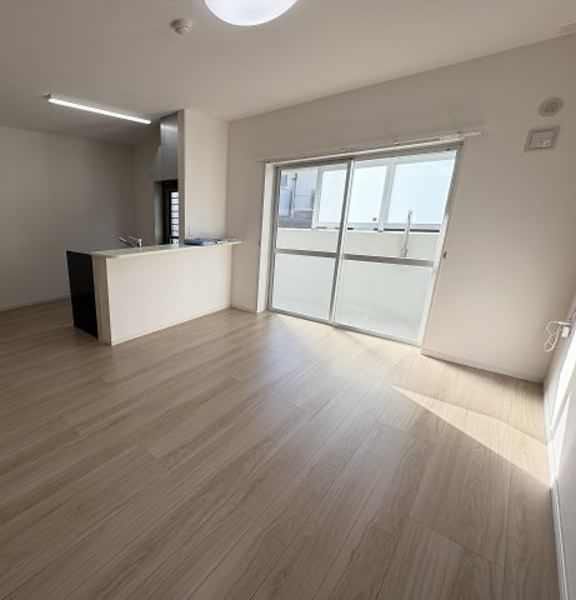 New 1LDK Pet-Friendly Apartment in Tomigusuku, Okinawa - Thumbnail 4