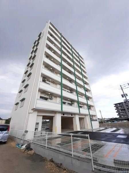 2LDK Apartment for Rent in Okinawa City, Koja - Modern Amenities - Thumbnail 2