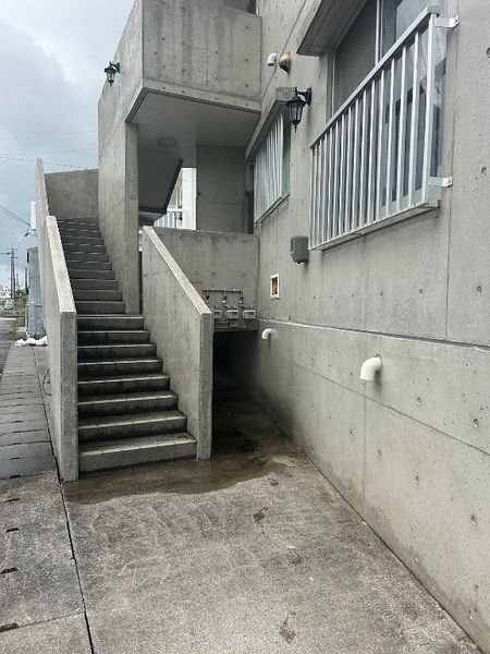 Happy House 1DK Apartment for Rent in Awase, Okinawa City - Thumbnail 2