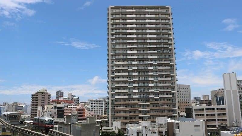 Prestige Makishi Tower 3LDK Apartment for Sale in Naha, Okinawa - Thumbnail 2