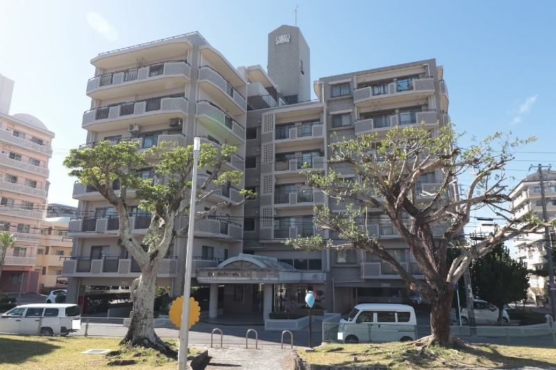 Renovated 3LDK Apartment in Lions Garden Mashiki, Ginowan - Thumbnail 2
