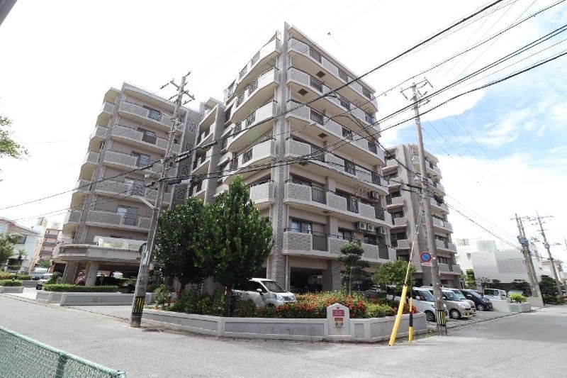 Renovated 3LDK Apartment in Lions Garden Mashiki, Ginowan - Thumbnail 3