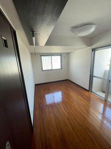 Sakura Mansion Yaese 2LDK Apartment for Rent in Okinawa - Thumbnail 3