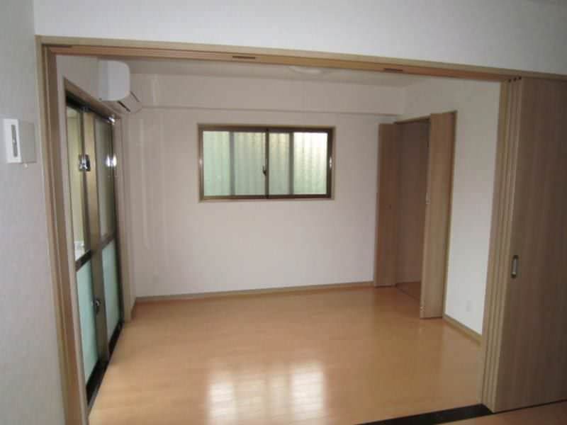 2LDK Apartment for Rent in Naha City, Okinawa with Free Internet - Thumbnail 2