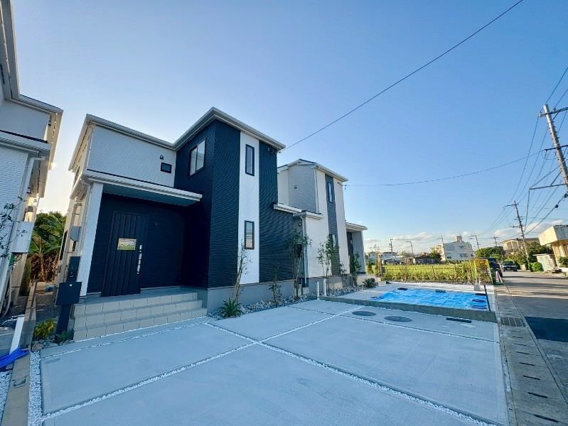 New 4LDK Detached House for Sale in Uruma City, Okinawa - Thumbnail 3