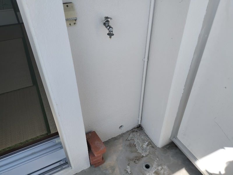 2DK Apartment for Rent in Chatan Town, Okinawa - 39.7 sqm - Thumbnail 2