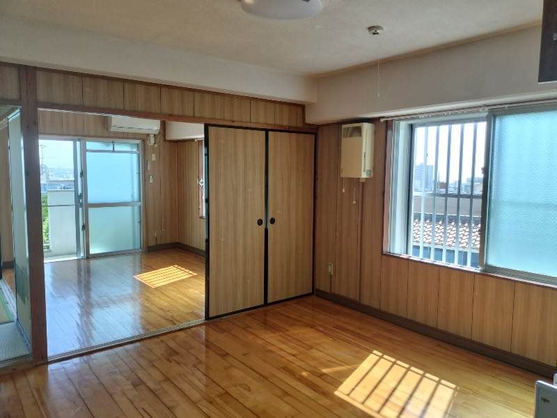 2DK Apartment for Rent in Chatan Town, Okinawa - 39.7 sqm - Thumbnail 4