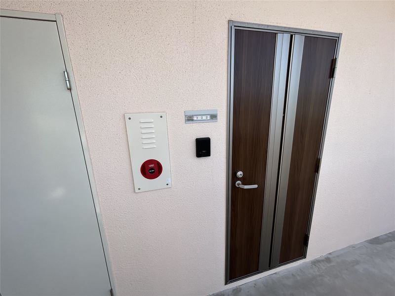 Pet-Friendly 1K Apartment in Tomigusuku, Okinawa with Free Internet - Thumbnail 2