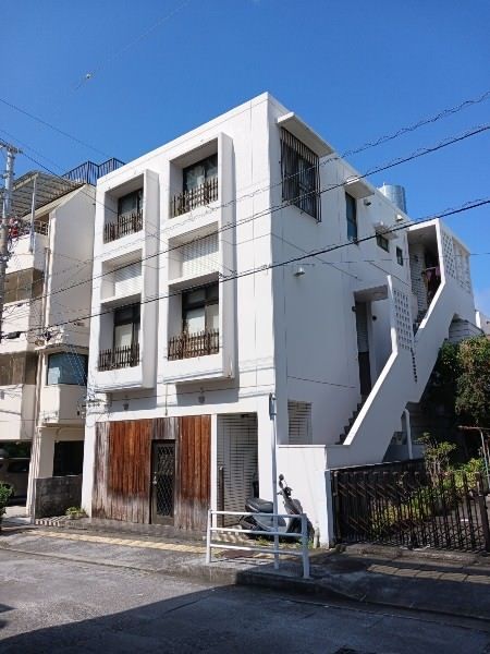3-Storey 4DK Reinforced Concrete Home with Rental Income in Naha Tomari - Image 1