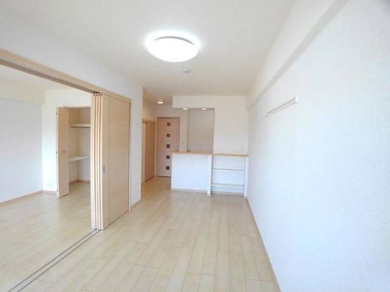 Modern 1LDK Apartment for Rent in Ginowan, Okinawa - Thumbnail 4