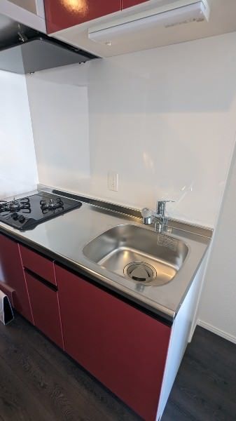 Modern 1R Apartment for Rent in Naha Makishi, Near Kokusai-dori - Thumbnail 2