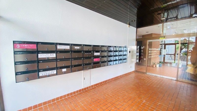 1K Apartment for Sale in Naha Makishi, Near Monorail Station - Thumbnail 2