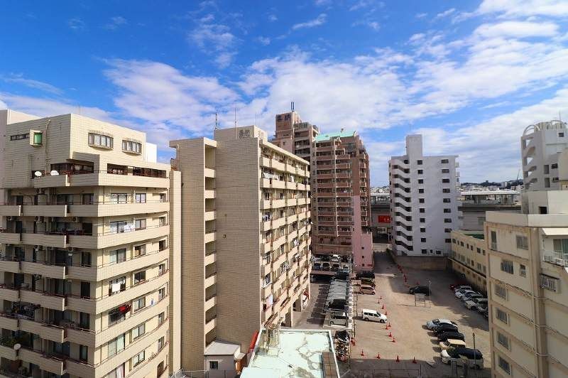 3LDK+S Apartment for Sale near Makishi Station, Naha - Thumbnail 3