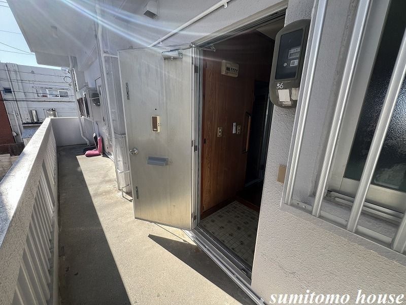 2DK Apartment for Rent in Yamaguchi, Okinawa City - No Key Money - Thumbnail 2