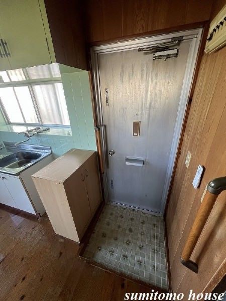 2DK Apartment for Rent in Yamaguchi, Okinawa City - No Key Money - Thumbnail 4