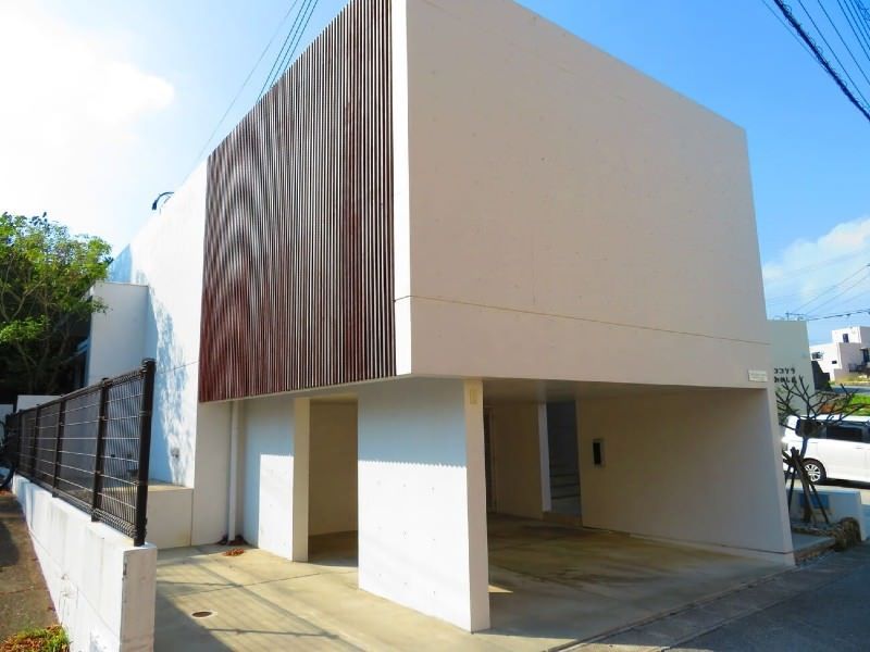 Modern 3LDK House with Roofed Parking in Yomitan Village, Okinawa - Thumbnail 2