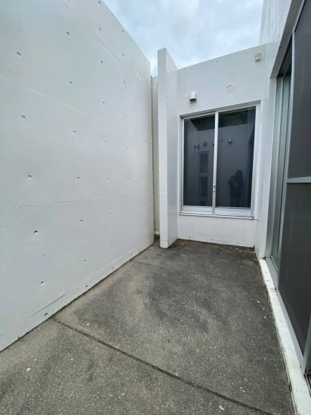 Modern 3LDK House with Roofed Parking in Yomitan Village, Okinawa - Thumbnail 4