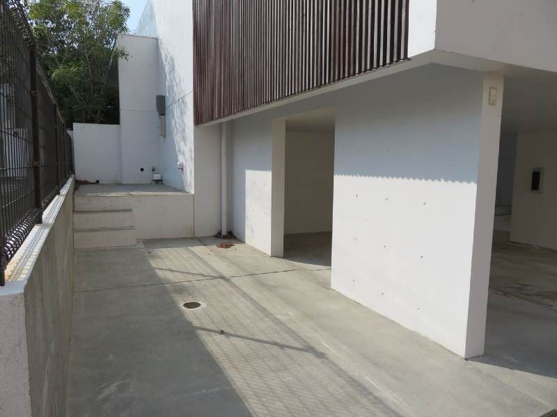 Modern 3LDK House with Roofed Parking in Yomitan Village, Okinawa - Thumbnail 3