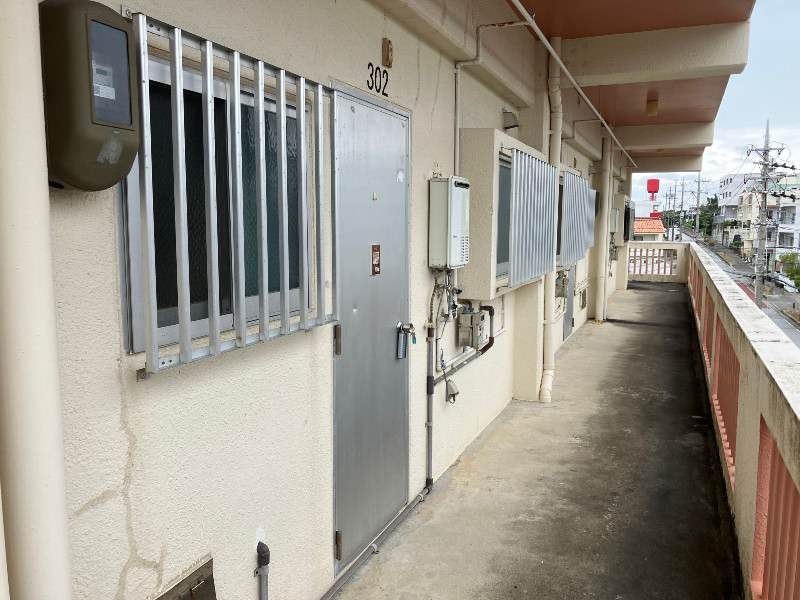 2DK Apartment for Rent in Urasoe, Okinawa – 33 sqm RC Build - Thumbnail 3