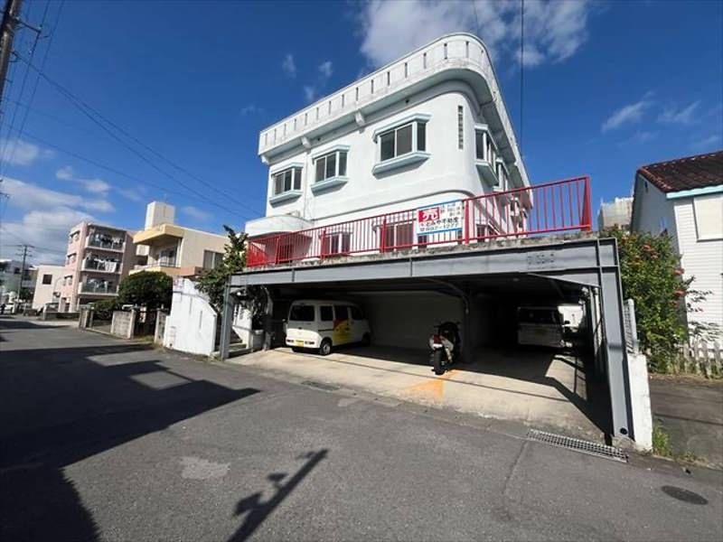 Ikuta Residence 3LDK House with Solar Income in Okinawa City - Thumbnail 3