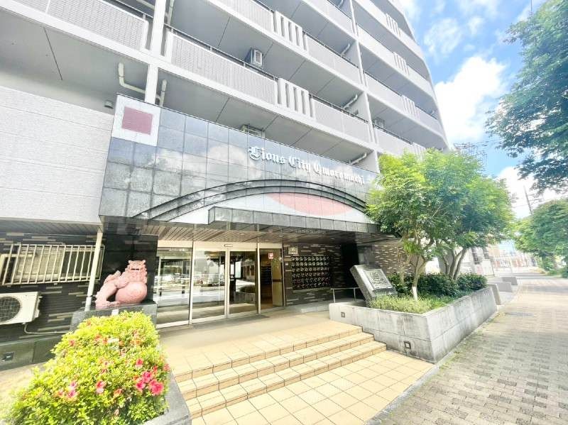 Renovated 3LDK Apartment in Omoromachi, Naha, Okinawa - Thumbnail 2